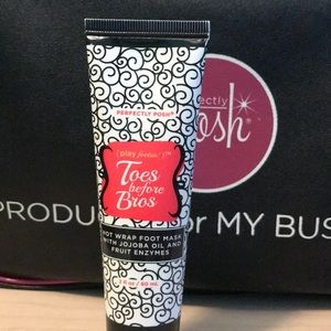 Toes before bro’s foot mask